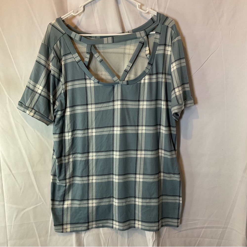 Sew in Love cut out neck detail women’s short sleeve blueish/grey plaid size XL